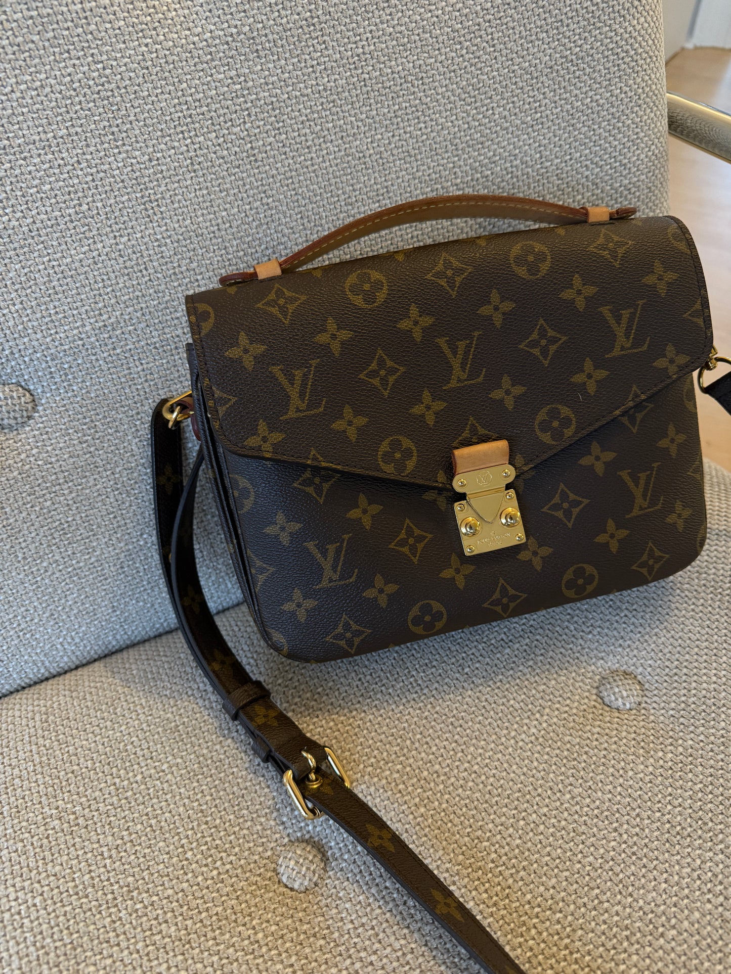 Louis Vuitton Pochette