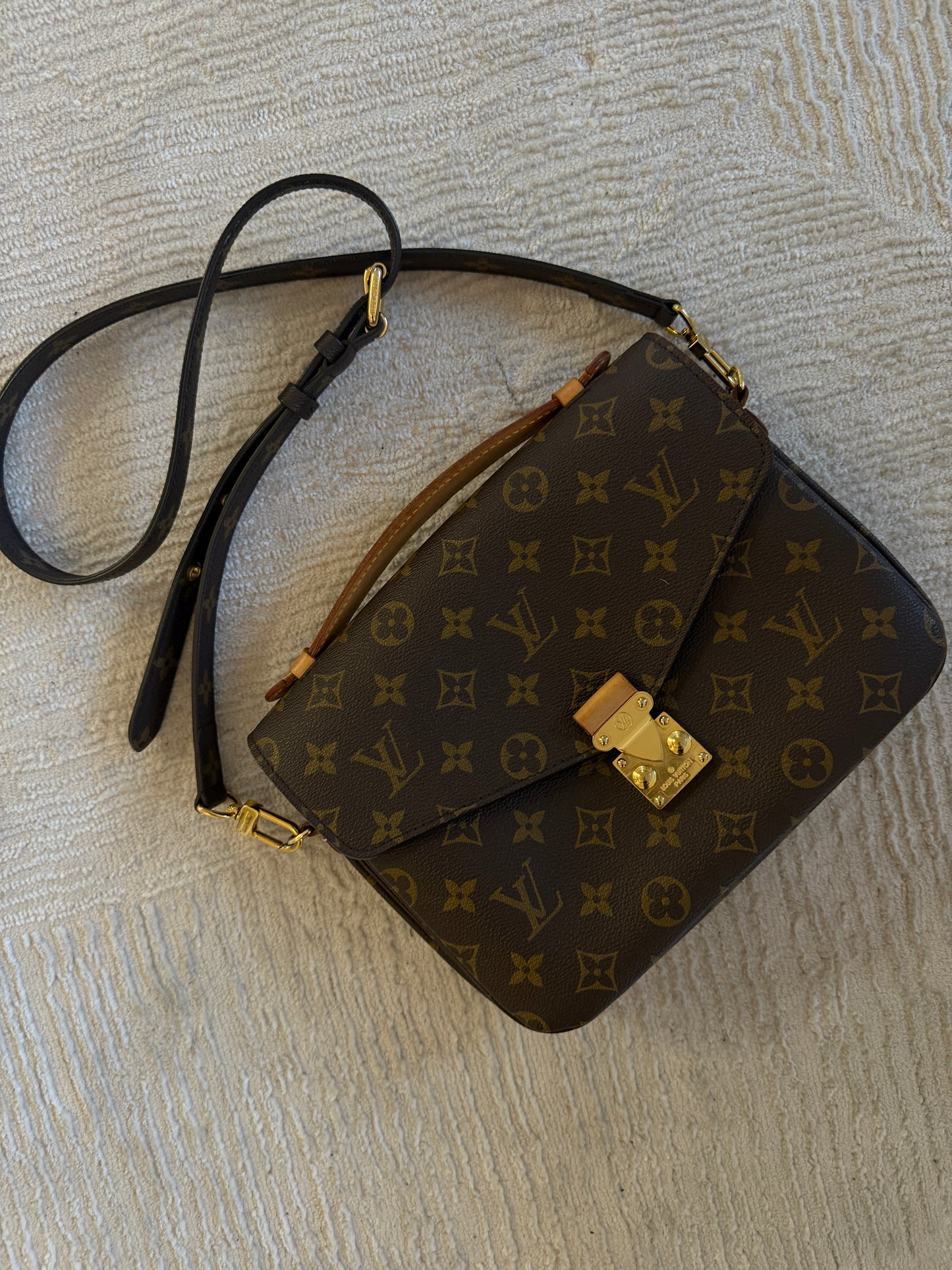 Louis Vuitton Pochette