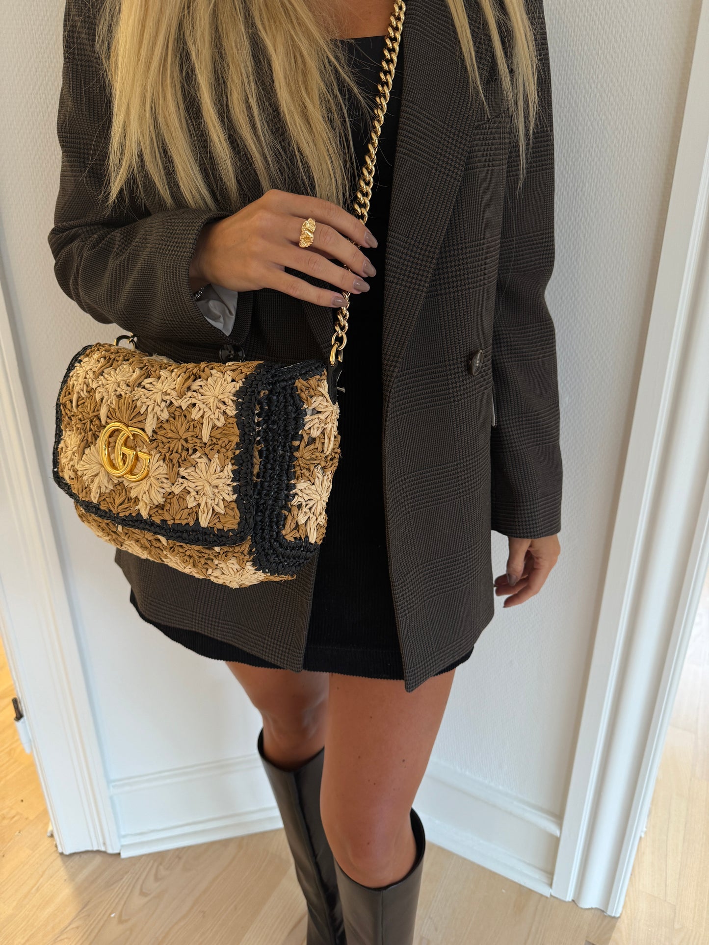 Gucci Raffia GG Marmont shoulder bag