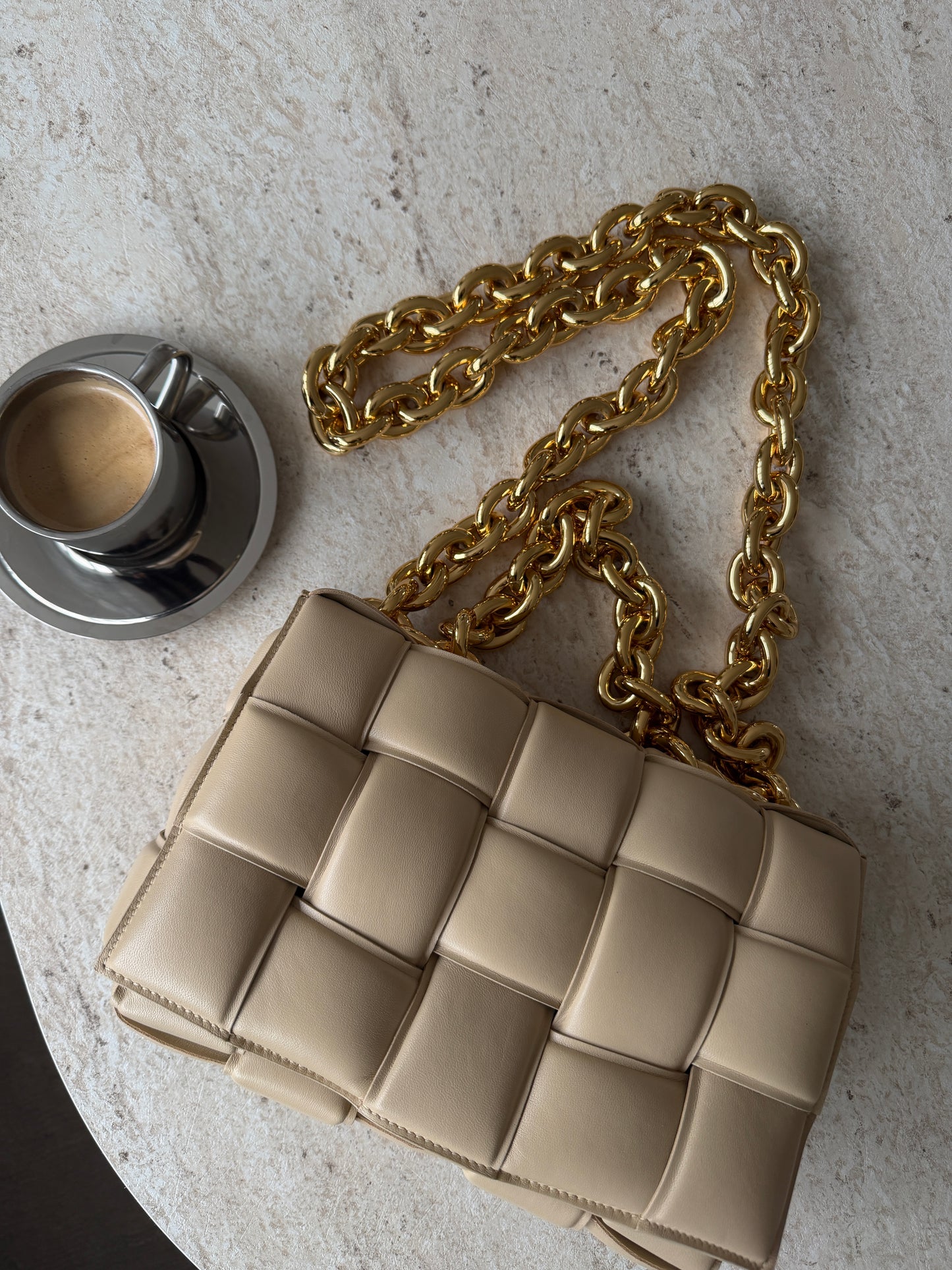 Bottega Veneta crossbody taske – beige intrecciato